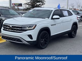 Used 2023 Volkswagen Atlas Cross Sport SE w/ Panoramic Sunroof Package video 3