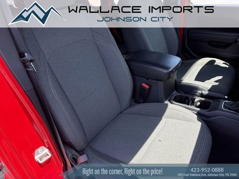 Used 2024 Jeep Wrangler Unlimited w/ Convenience Group AWD/4WD image 42