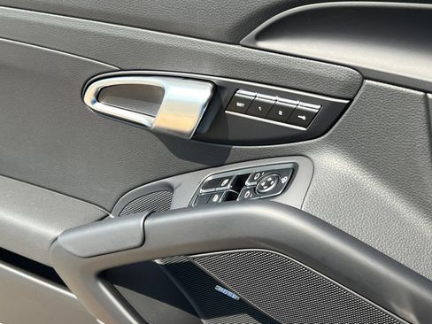 Certified 2025 Porsche 718 Cayman RWD image 26