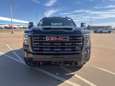 Used 2024 GMC Sierra 3500 AT4 w/ Technology Package image 11