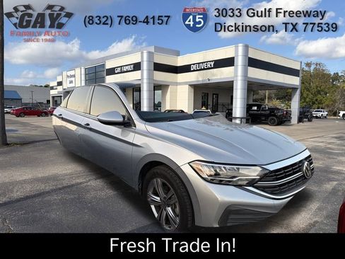 Used 2022 Volkswagen Jetta SE image 1