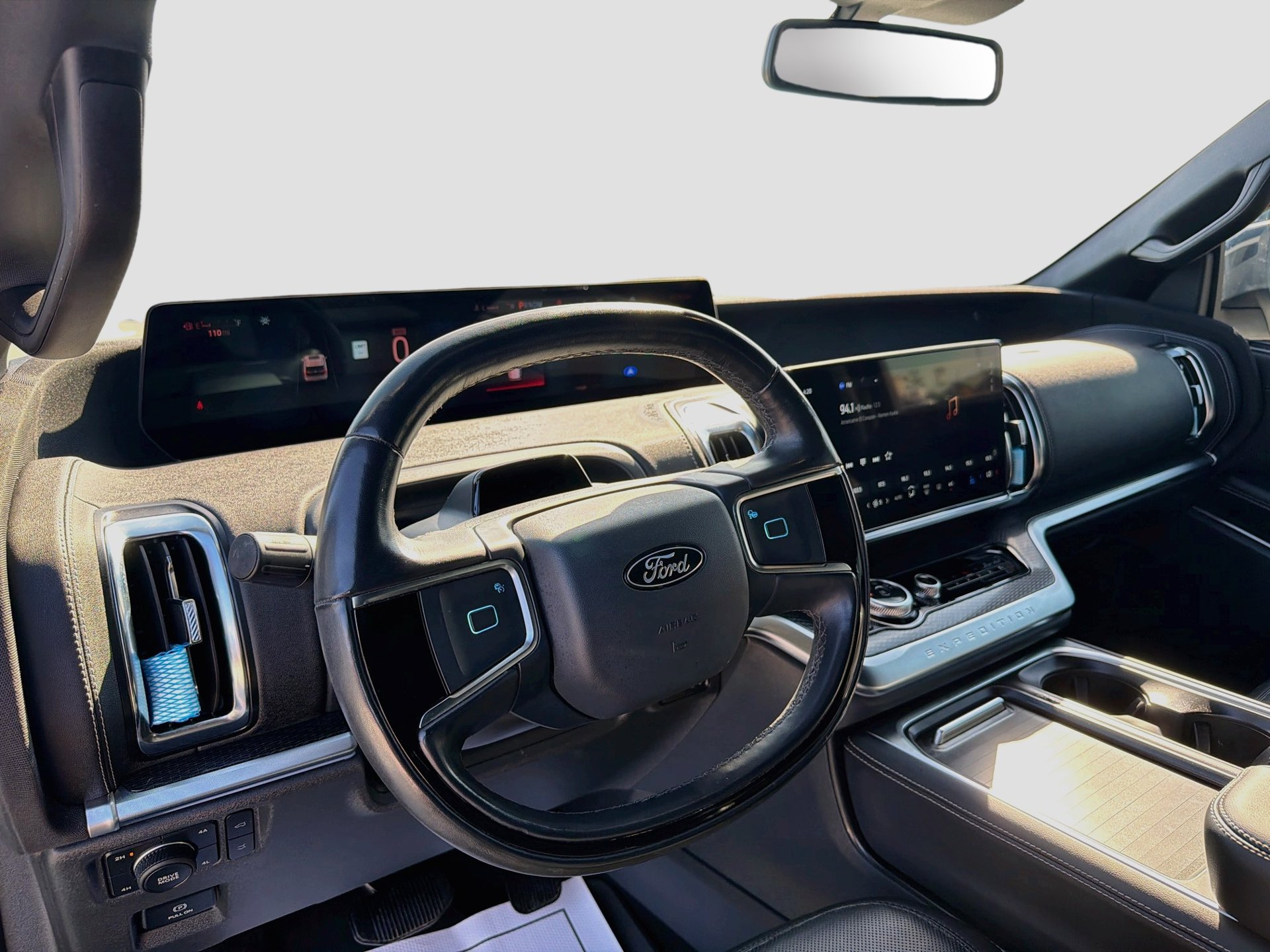 Used 2025 Ford Expedition Max Platinum w/ Stealth Performance Package AWD/4WD image 11