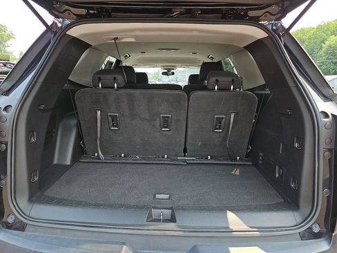Used 2021 Chevrolet Traverse LS FWD image 28