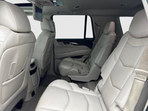 Used 2018 Cadillac Escalade Luxury RWD image 38