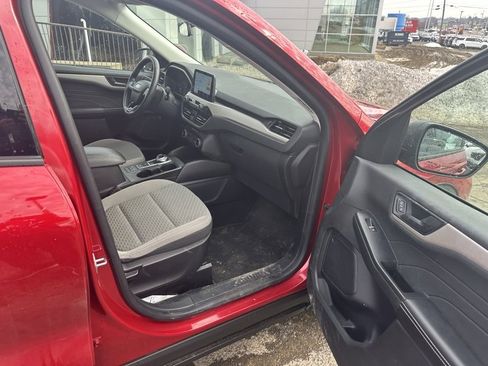 Used 2022 Ford Escape SE w/ Cold Weather Package image 10