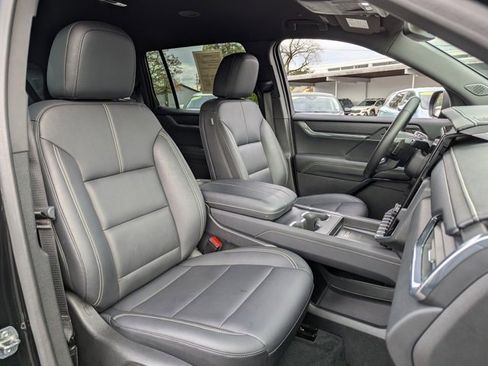 Used 2024 GMC Acadia Elevation image 41