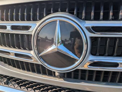 Certified 2025 Mercedes-Benz GLE 350 4MATIC image 11