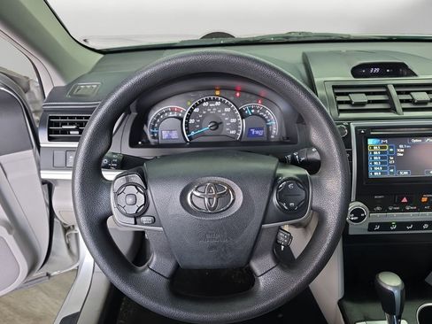 Used 2012 Toyota Camry LE image 12
