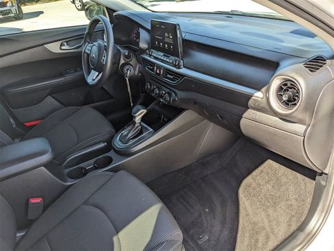 Certified 2021 Kia Forte LXS image 12