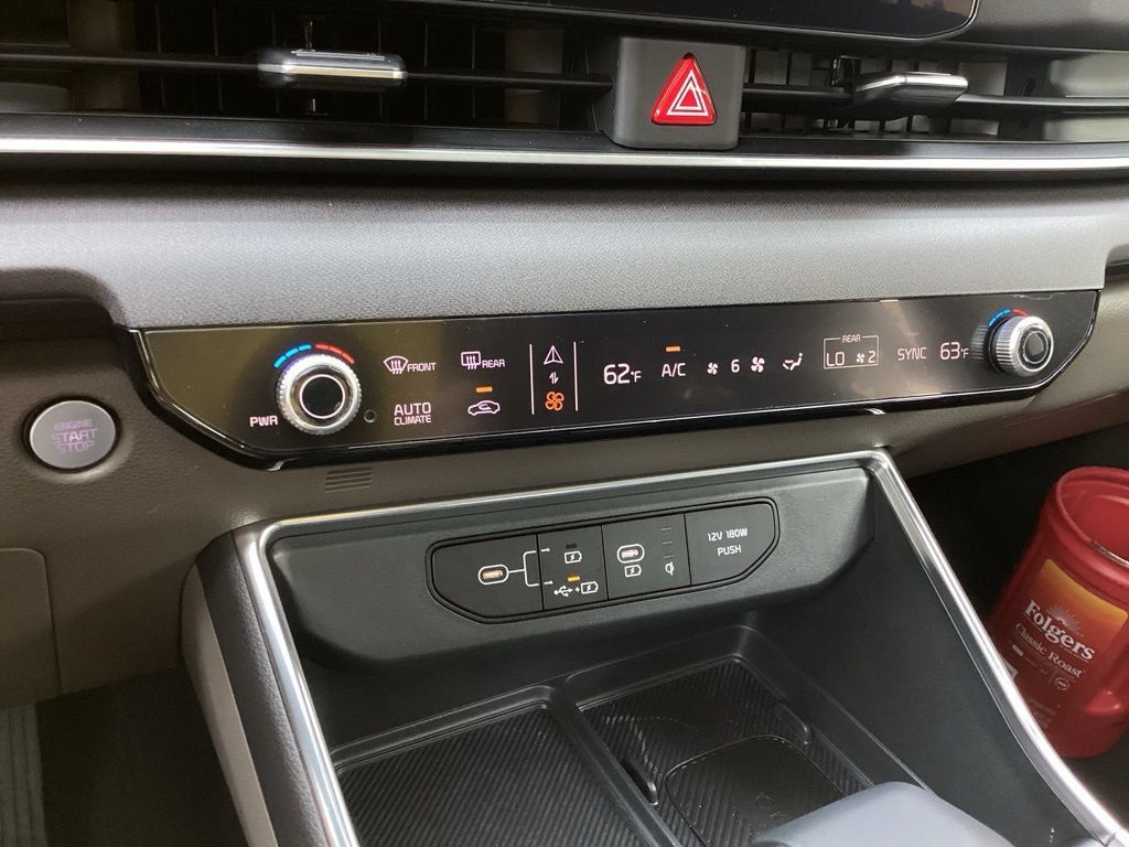 Used 2025 Kia Carnival SX FWD image 16