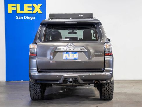 Used 2014 Toyota 4Runner Limited AWD/4WD image 4
