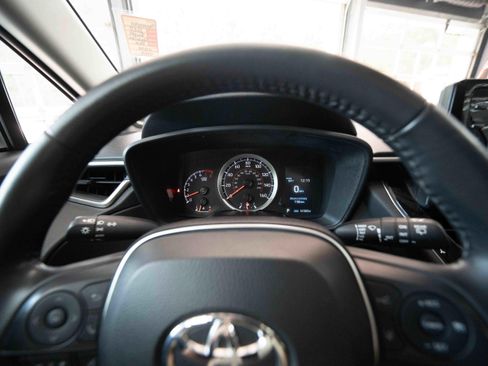 Used 2022 Toyota Corolla Cross LE w/ Moonroof Package AWD/4WD image 15