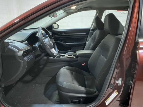 Used 2023 Nissan Altima 2.5 SV image 2