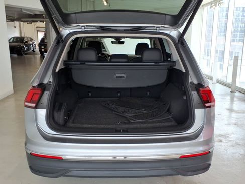 Used 2022 Volkswagen Tiguan SE AWD/4WD image 10