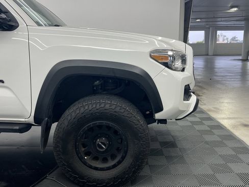 Used 2021 Toyota Tacoma TRD Off-Road image 4