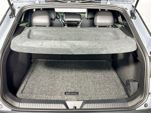 Certified 2025 Volkswagen ID.4 Pro image 21