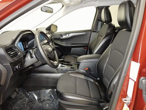 Used 2023 Ford Escape SE image 10