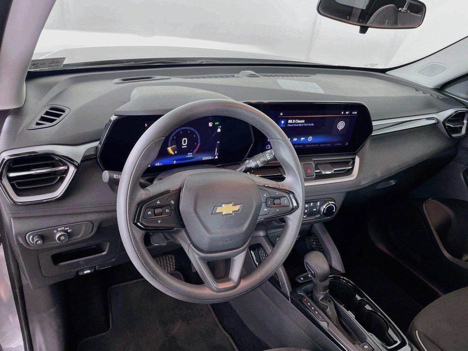 Used 2024 Chevrolet TrailBlazer LS w/ LS Confidence Package FWD image 11