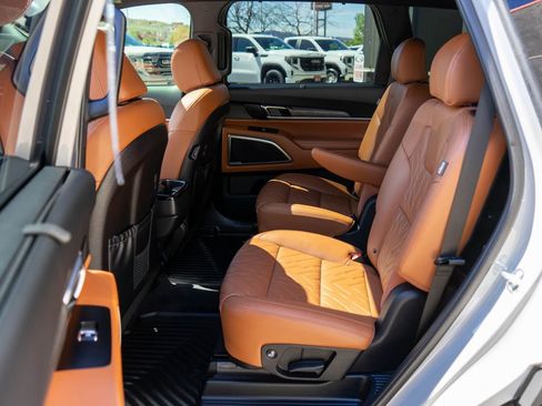 Used 2025 Kia Telluride SX X-Line AWD/4WD image 14