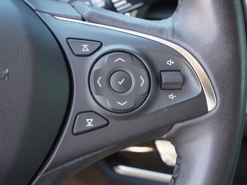 Used 2020 Buick Enclave Essence image 16