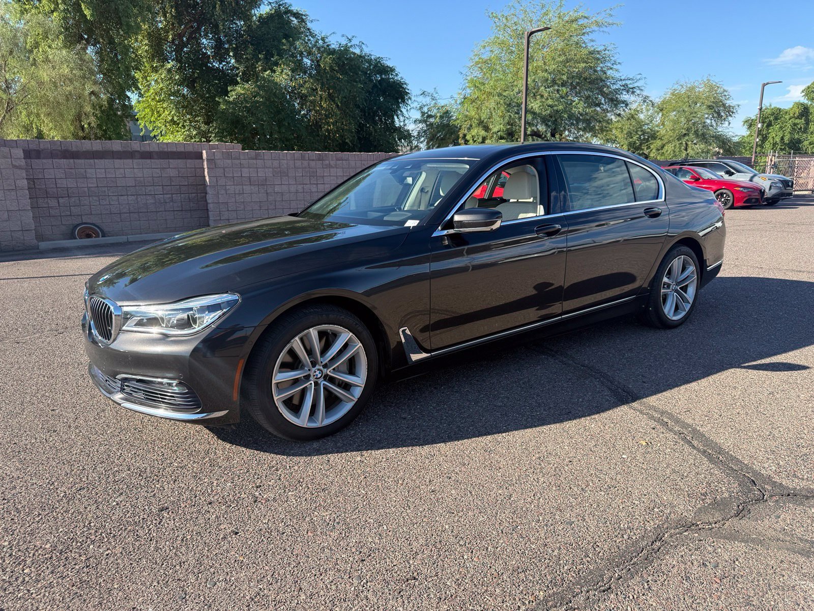 Used 2016 BMW 750i xDrive AWD/4WD image 1