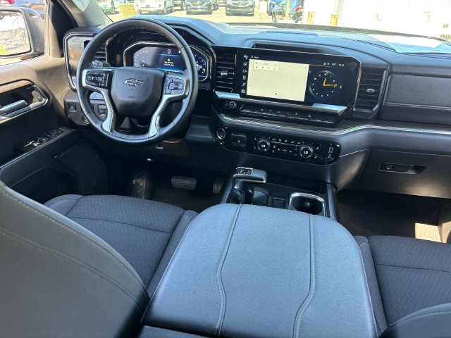 Used 2023 Chevrolet Silverado 1500 RST w/ Z71 Off-Road Package AWD/4WD image 14