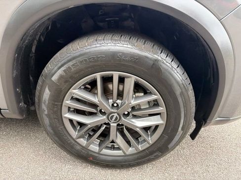 Used 2024 Nissan Rogue S FWD image 31