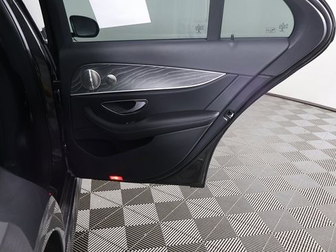 Used 2021 Mercedes-Benz E 350 4MATIC Sedan image 25