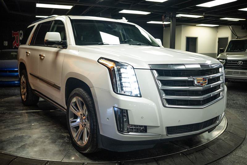 Used 2018 Cadillac Escalade Premium Luxury AWD/4WD image 5