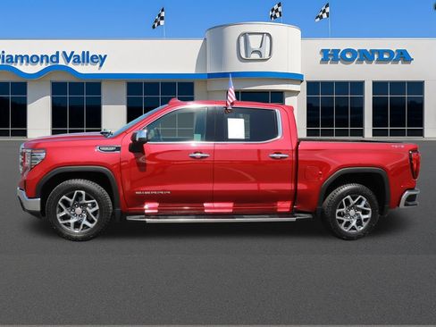 Used 2022 GMC Sierra 1500 SLT w/ SLT Premium Package AWD/4WD image 9