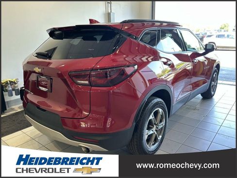 Used 2024 Chevrolet Blazer LT AWD/4WD image 4