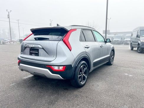 Used 2024 Kia Niro EX image 6