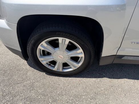 Used 2017 GMC Terrain SLE w/ Convenience Package AWD/4WD image 9
