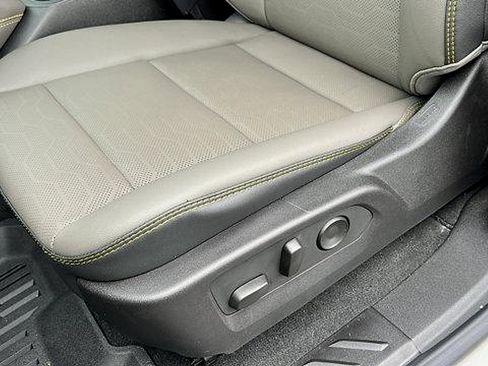 New 2026 Chevrolet Colorado ZR2 w/ Technology Package image 19