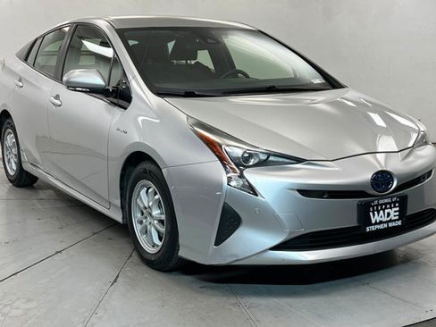 Used 2018 Toyota Prius Two w/ Prius Two Safety Plus Package FWD image 7