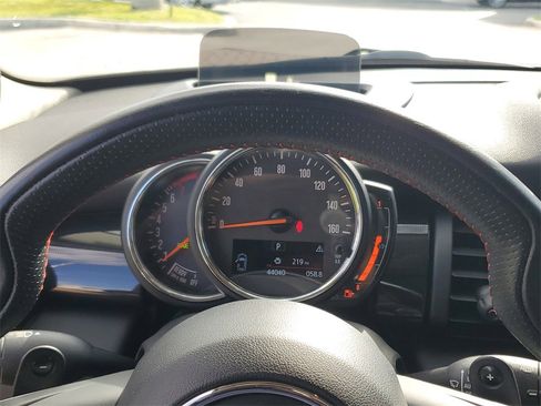 Used 2019 MINI Cooper S image 24