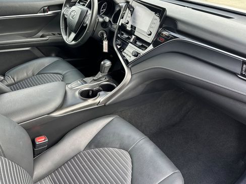 Used 2024 Toyota Camry SE image 18