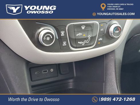 Used 2019 Chevrolet Equinox LS w/ LS Convenience Package FWD image 18