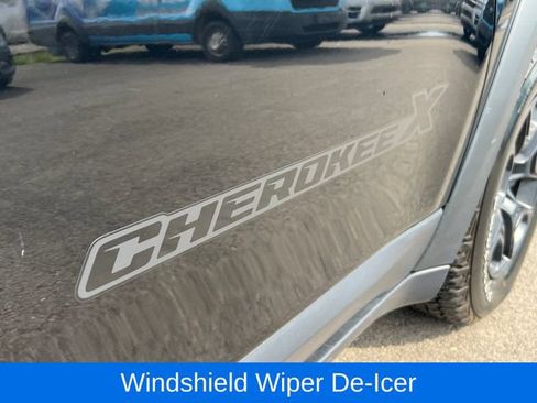 Used 2022 Jeep Cherokee Latitude AWD/4WD image 30