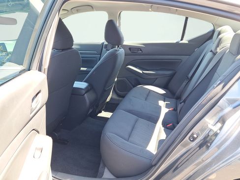 Used 2025 Nissan Altima 2.5 SV FWD image 12