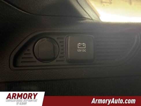 Used 2022 Jeep Grand Cherokee Overland w/ Luxury Tech Group IV image 33