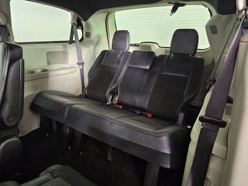 Used 2019 Dodge Grand Caravan SXT image 33