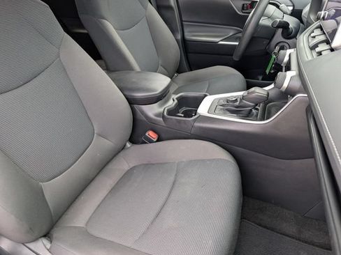 Used 2023 Toyota RAV4 LE AWD/4WD image 30