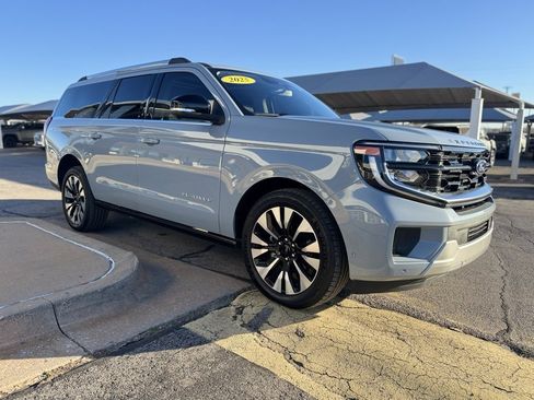 Used 2025 Ford Expedition Max Platinum w/ Driver's Package image 3