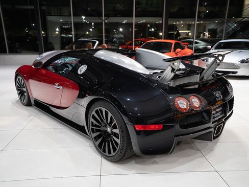 Used 2008 Bugatti Veyron AWD/4WD image 2