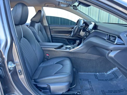 Used 2022 Toyota Camry SE image 14