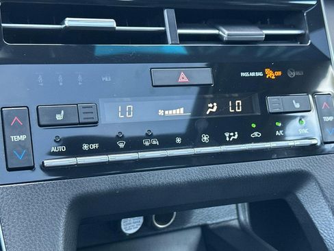 Used 2019 Toyota Avalon XSE w/ Carpet Mat Package image 19