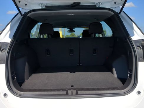 Used 2023 Chevrolet Equinox LS image 13