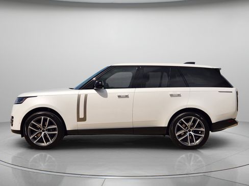 Certified 2026 Land Rover Range Rover SE AWD/4WD image 2