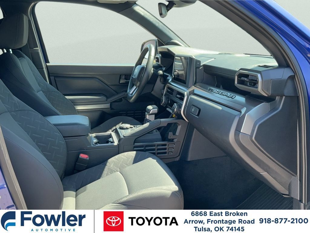 Certified 2025 Toyota Tacoma SR5 w/ SR5 Upgrade Package AWD/4WD image 16